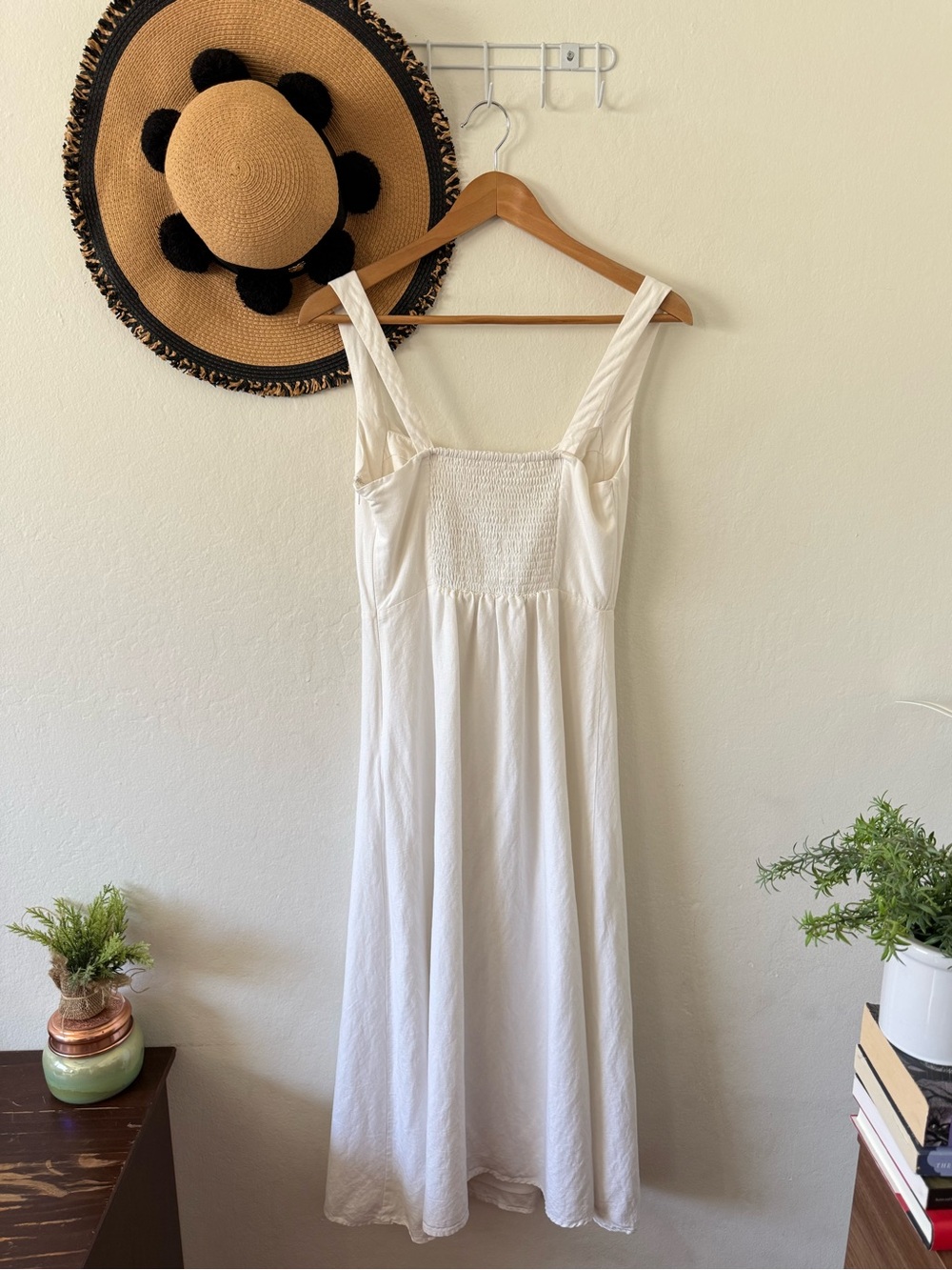 ASTR Estella Corset White Linen Blend Sleeveless Midi Dress Size Medium Revolve - Picture 9 of 16